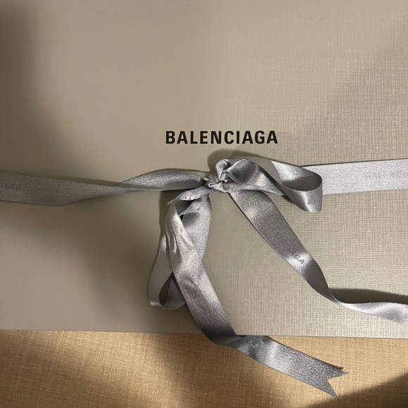 WOMEN'S HOURGLASS XS HANDBAG CROCODILE EMBOSSED IN SILVER - Picture 8 of 10